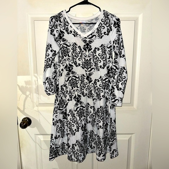 Lularoe women’s black and white printed Emily dress XXS casual contemporary NWT - Picture 1 of 8